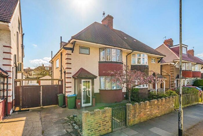 3 Bedroom Semi-Detached House For Sale In Canberra Road, Charlton, SE7