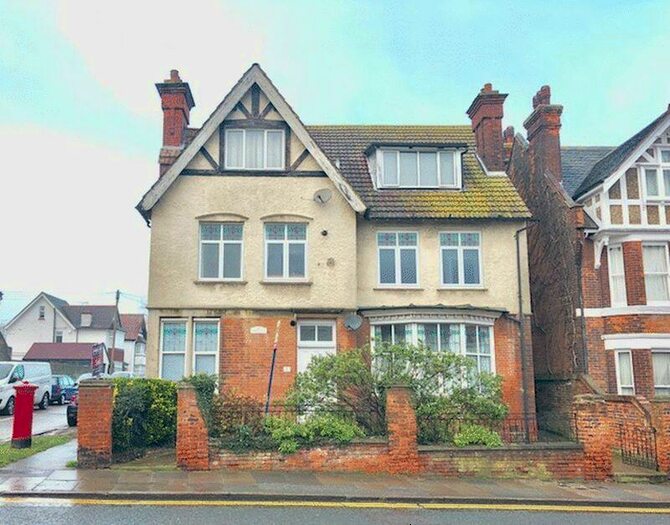 Flat To Rent In Maidstone Road, Rochester, ME1