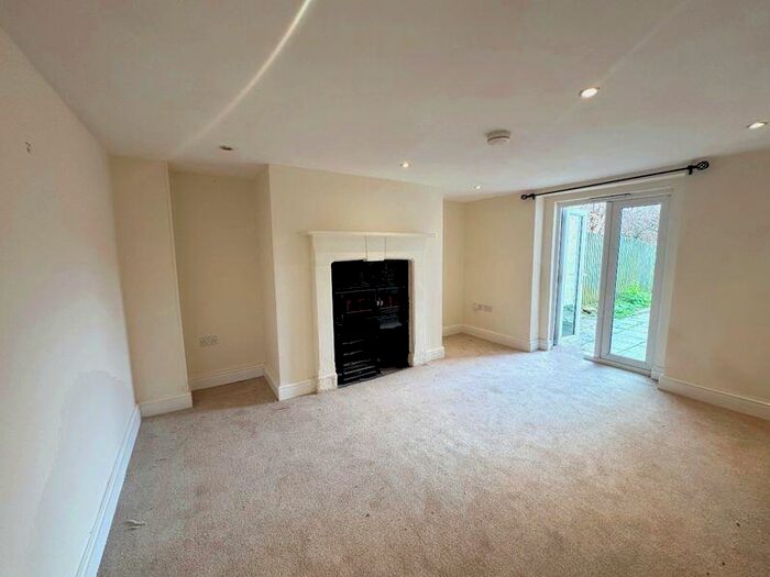 1 Bedroom Apartment To Rent In Lansdown, Stroud, GL5