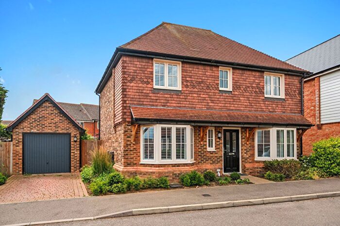 3 Bedroom Detached House For Sale In Braeburn Drive, Hoo, Kent., ME3