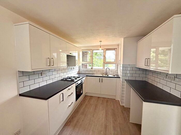 3 Bedroom Maisonette To Rent In Saltwood Close, Orpington, BR6