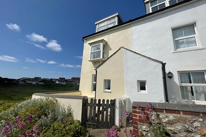 2 Bedroom House To Rent In Beach Cottages, Claremont Road, BN25