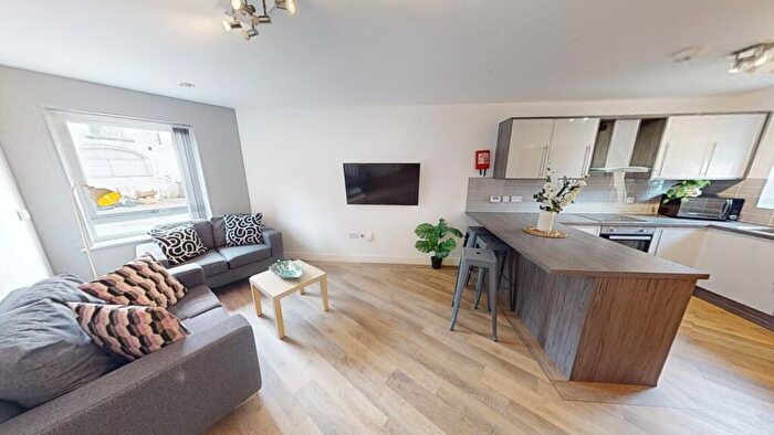 3 Bedroom Flat To Rent In Flat, Kilbourn Street, Nottingham, NG3