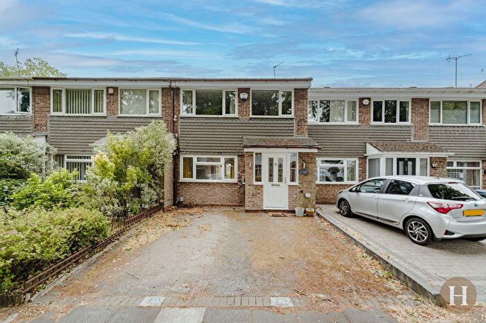 3 Bedroom Terraced House For Sale In Oaklands Avenue, Birmingham, B17