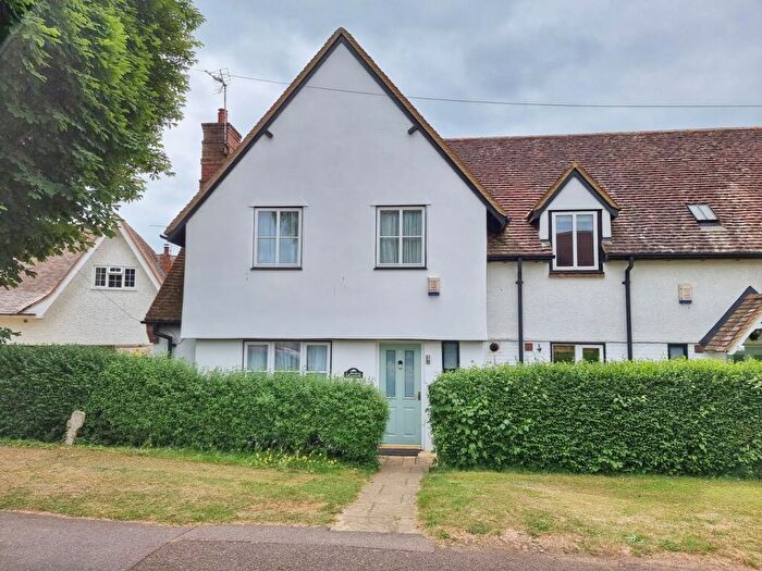 3 Bedroom Semi-Detached House For Sale In West End Road, Silsoe, Bedfordshire, MK45