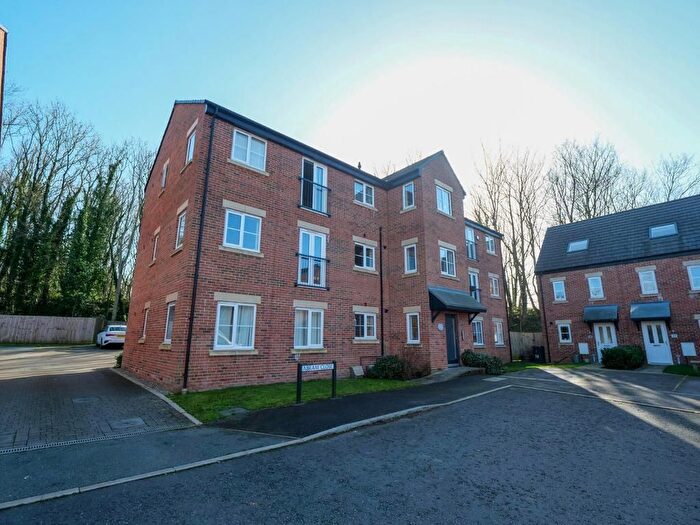 2 Bedroom Flat For Sale In Abram Close, Lancaster, LA1