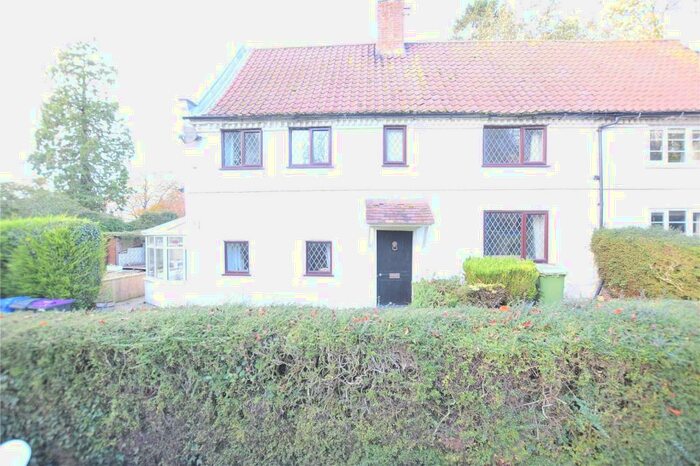 3 Bedroom Semi-Detached House For Sale In Manor Farm Cottages, Main Street, Bigby, DN38