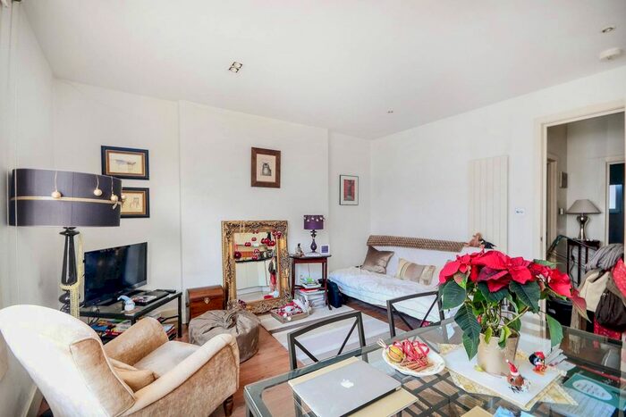1 Bedroom Flat To Rent In Portobello Road, Portobello, London, W11