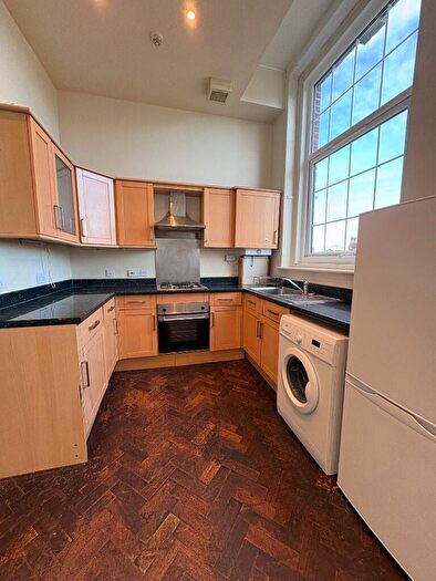 2 Bedroom Flat To Rent In Fishponds Road, Bristol, BS16