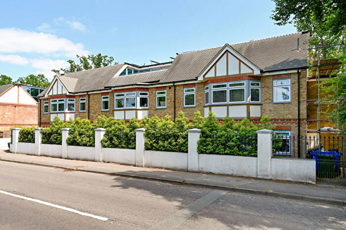 2 Bedroom Flat For Sale In Minley Road, Fleet, GU51