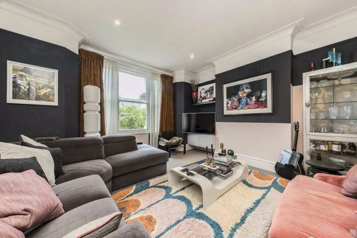 2 Bedroom Flat To Rent In Spezia Road, Willesden Junction, NW10