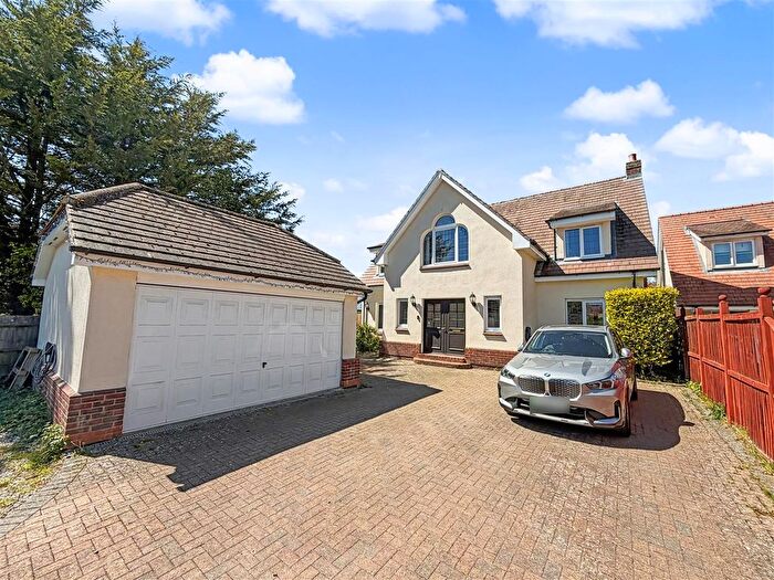 5 Bedroom Detached House For Sale In London Road, Great Notley, CM77
