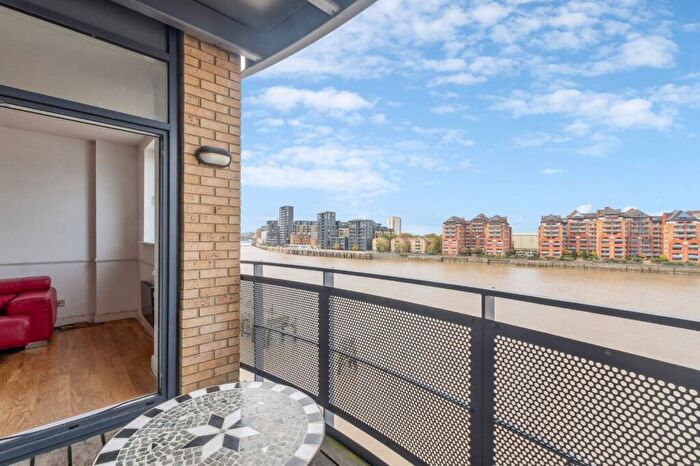 2 Bedroom Flat To Rent In Prices Court, Battersea, SW11