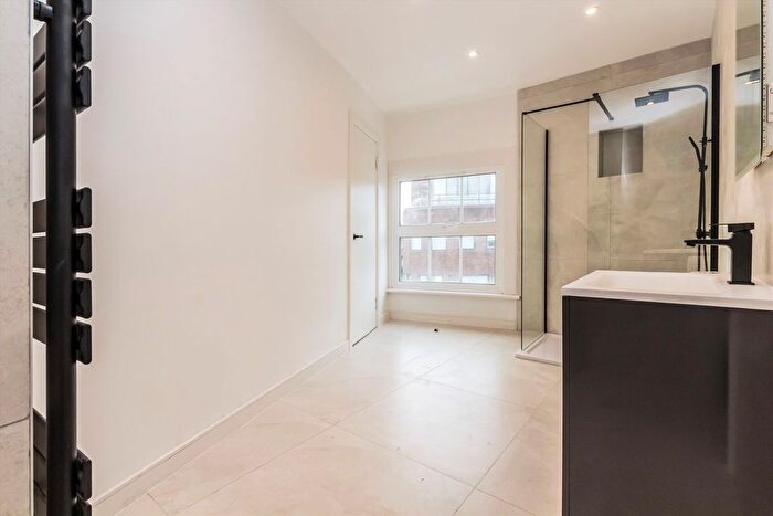 1 Bedroom Flat To Rent In Surbiton Road, Kingston Upon Thames, KT1