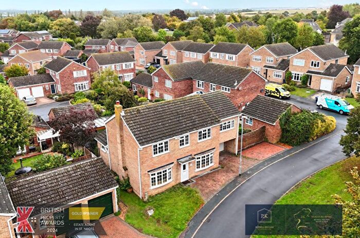 5 Bedroom Detached House For Sale In Meadow Way, Great Paxton, St. Neots, PE19