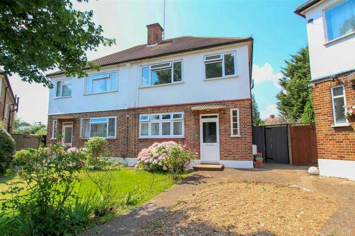 2 Bedroom Maisonette Flat To Rent In Imperial Close, Harrow, HA2