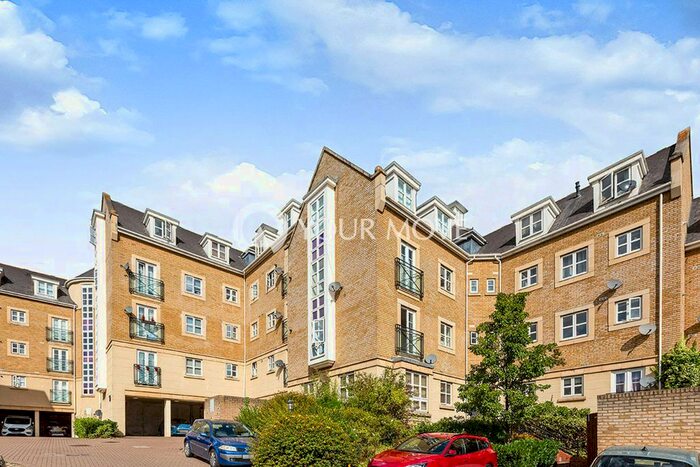 2 Bedroom Flat To Rent In Sandpiper Close, Greenhithe, Kent, DA9