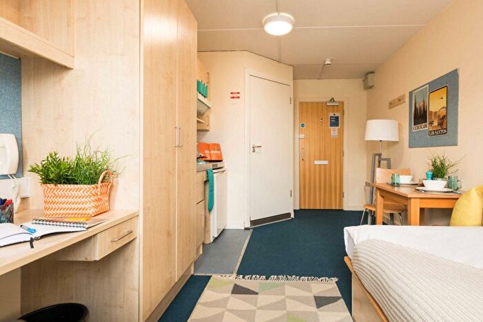 Studio To Rent In Creek Road, London, SE8