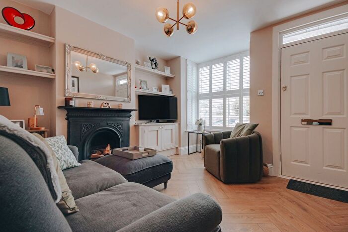 2 Bedroom Terraced House For Sale In Pinner Road, Watford, WD19