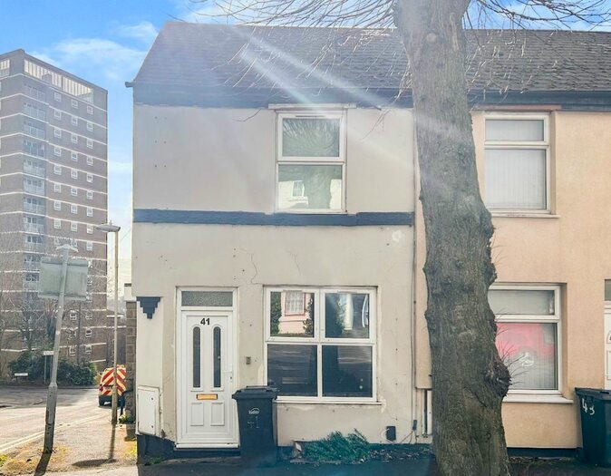 1 Bedroom Flat To Rent In Church Street, Brierley Hill, DY5