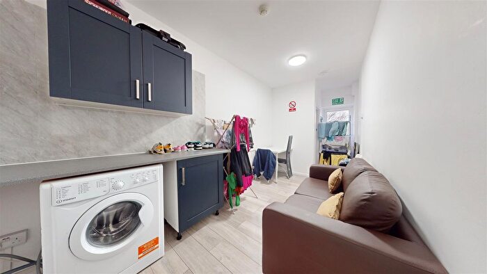 1 Bedroom Property To Rent In Dollis Hill Lane, Neasden, London, NW2