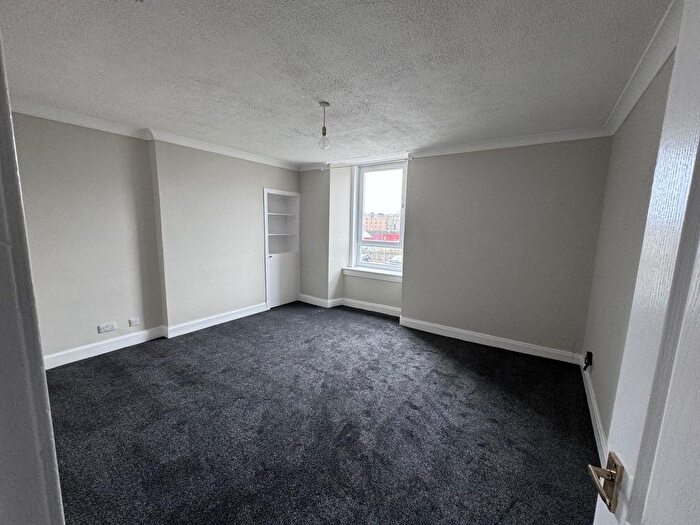 3 Bedroom Flat To Rent In Dundee, DD3