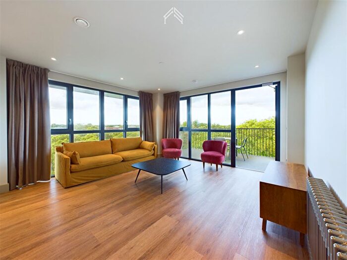 3 Bedroom Flat To Rent In The Sessile, London, N17