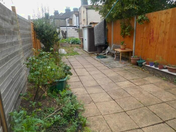 2 Bedroom Flat To Rent In Hertford Road, London, N9