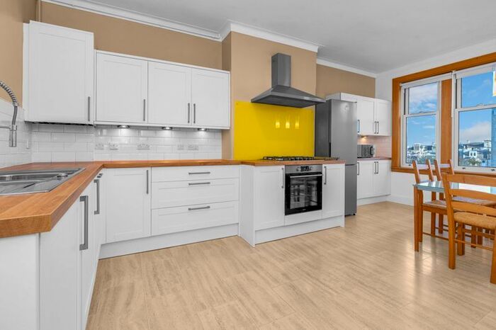 4 Bedroom Flat To Rent In Learmonth Gardens, Edinburgh, EH4