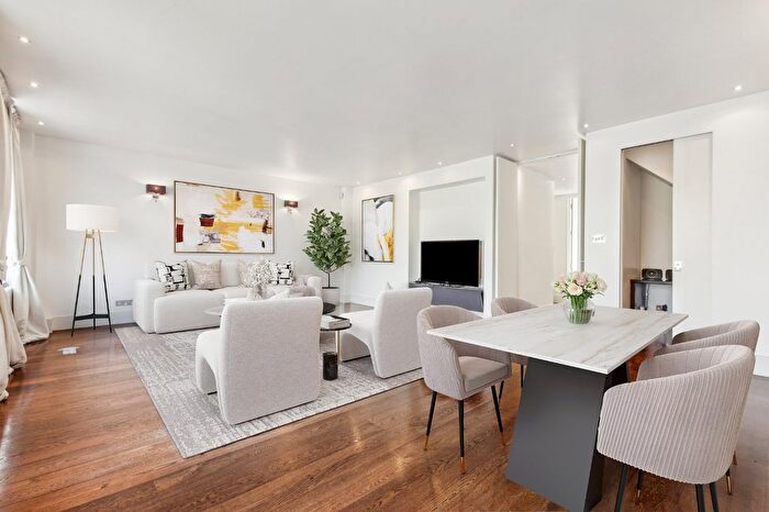 4 Bedroom Flat To Rent In Queens Gate, South Kensington, SW7