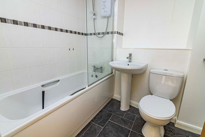 1 Bedroom Flat To Rent In Trivett Square, Nottingham, Nottinghamshire, NG1