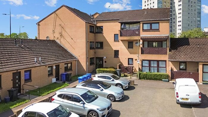 2 Bedroom Flat For Sale In Nairn Place, Clydebank, G81