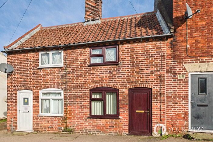 2 Bedroom Terraced House For Sale In Ingate, Beccles, Suffolk, NR34
