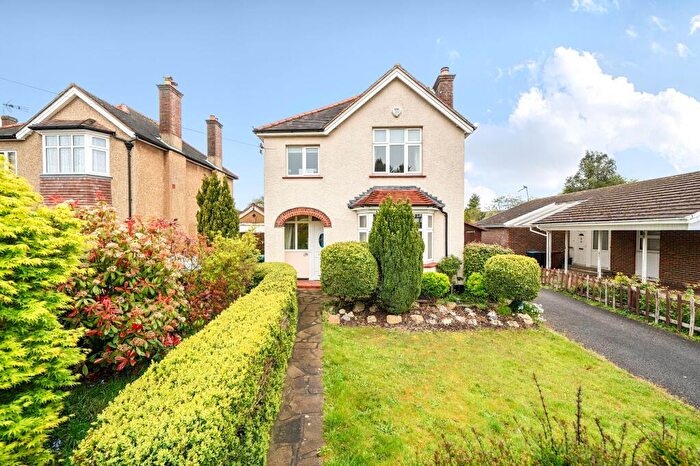 3 Bedroom Detached House For Sale In Court Road, Caterham, CR3