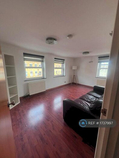 2 Bedroom Flat To Rent In Blackstock Road, London, N4