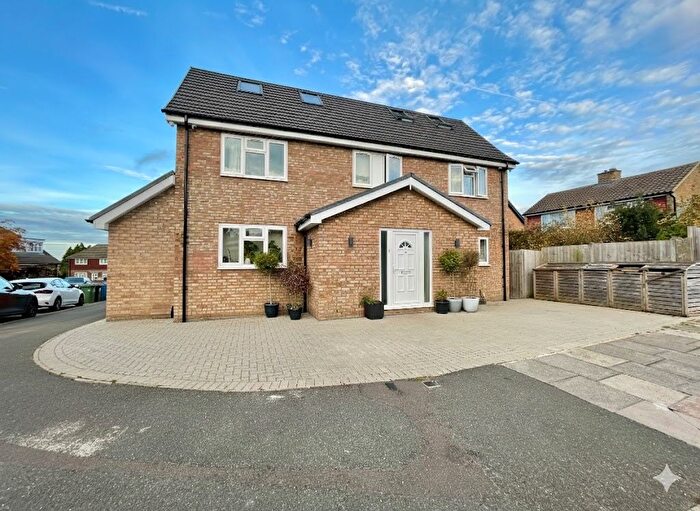 7 Bedroom Detached House For Sale In Sutherland Place, Luton, Bedfordshire, LU1