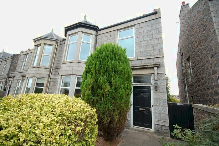 3 Bedroom Flat To Rent In Cromwell Road, West End, Aberdeen, AB15