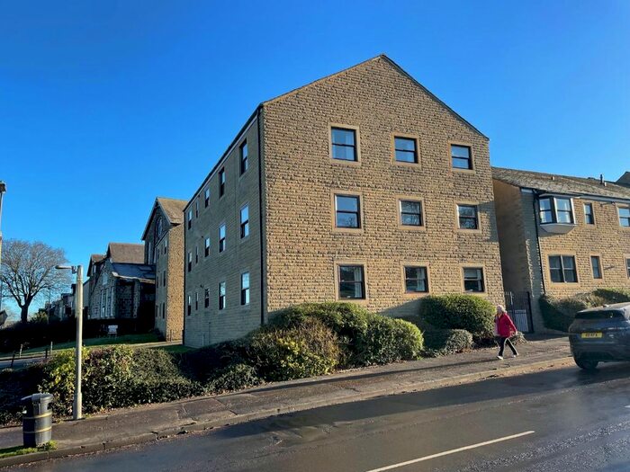 2 Bedroom Flat To Rent In Castle Gate, Ilkley, LS29