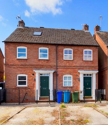 3 Bedroom Semi-Detached House To Rent In Robertson Close, Pocklington, York, YO42