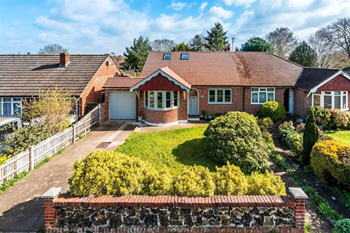 3 Bedroom Chalet For Sale In Nutcroft Grove, Fetcham, KT22