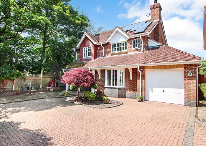 4 Bedroom Detached House For Sale In Brackens Way, Lymington, Hampshire, SO41