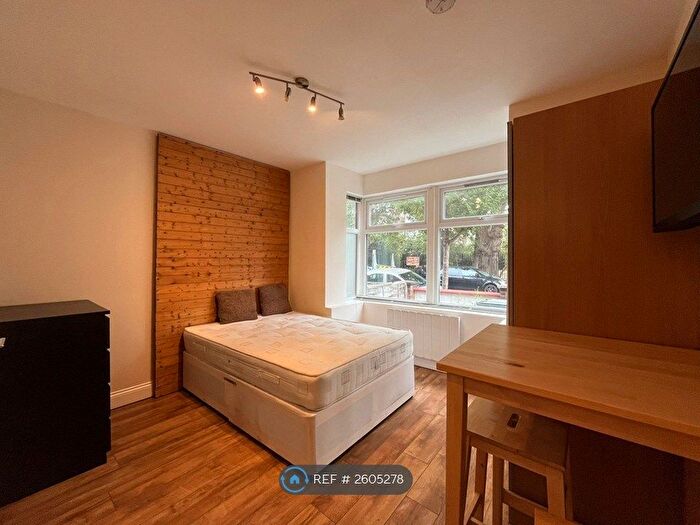 Studio To Rent In London, London, N7