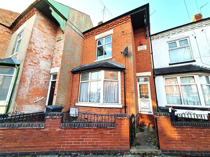 3 Bedroom Terraced House To Rent In Mere Road, Leicester, LE5