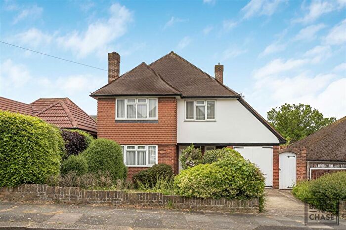 4 Bedroom Detached House For Sale In Oak Avenue, Enfield, EN2