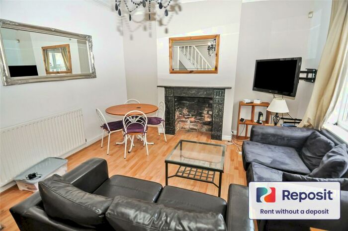 4 Bedroom Terraced House To Rent In Kingswood Road, Manchester, Greater Manchester, M14