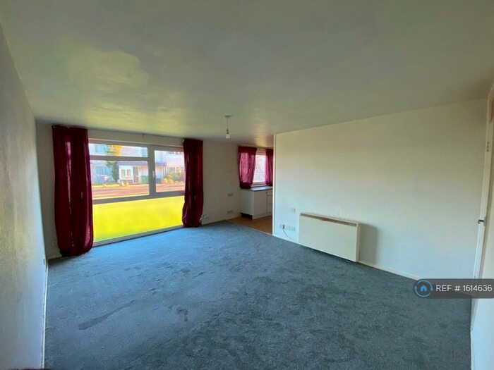 2 Bedroom Flat To Rent In Coates Road, Exeter, EX2