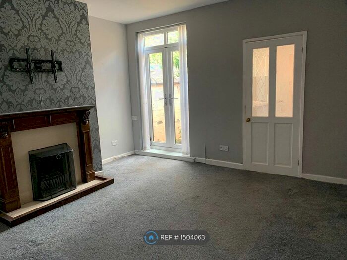 3 Bedroom Terraced House To Rent In Bredbury Street, Chadderton, Oldham, OL9