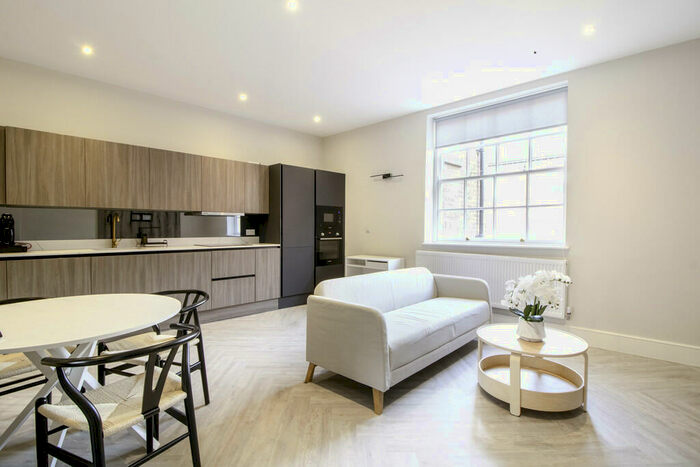 1 Bedroom Apartment To Rent In Park Square East, Leeds, LS1