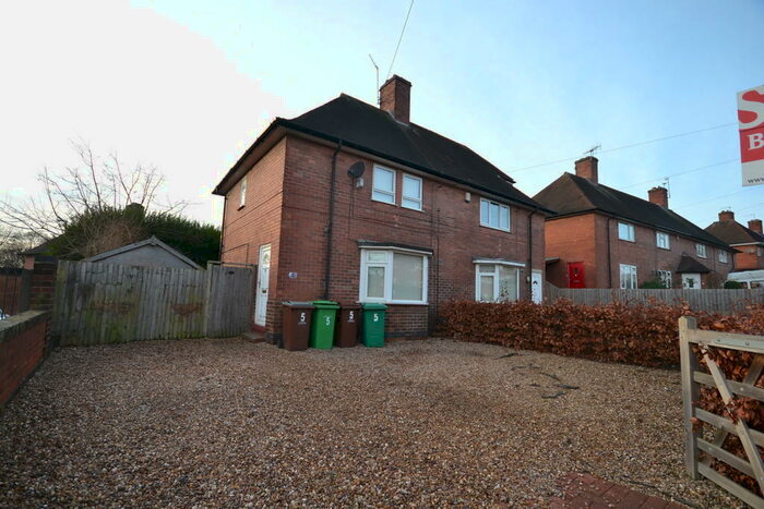 3 Bedroom Semi-Detached House To Rent In Gainsford Crescent, Nottingham, NG5