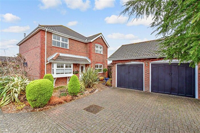 4 Bedroom Detached House For Sale In Victoria Road, Hayling Island, Hampshire, PO11
